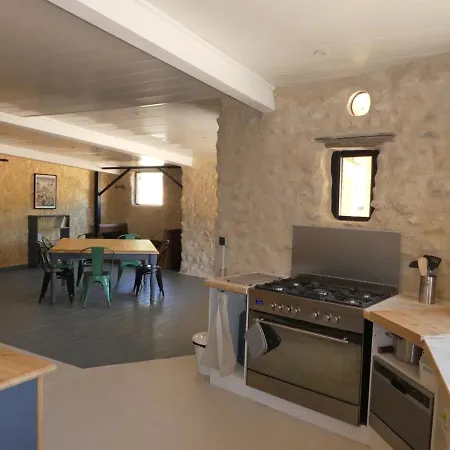 Belle Longere Au Calme - L'auguste Holiday home *